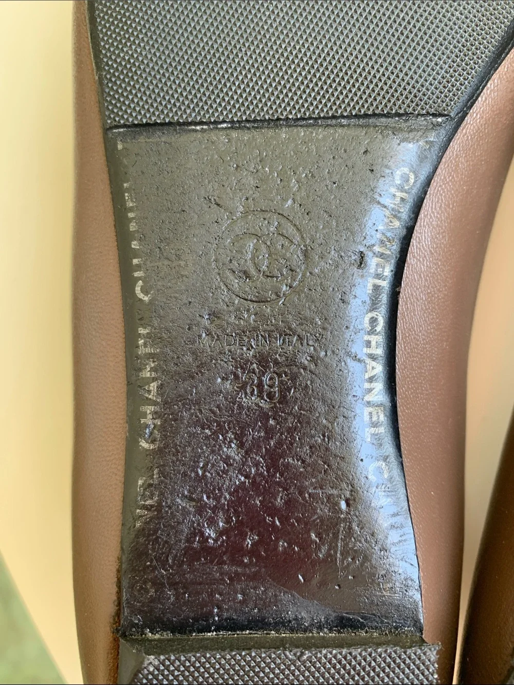 CHANEL Brown Leather Cap-Toe Ballet Flats with Black Toe - Picture 4 of 6